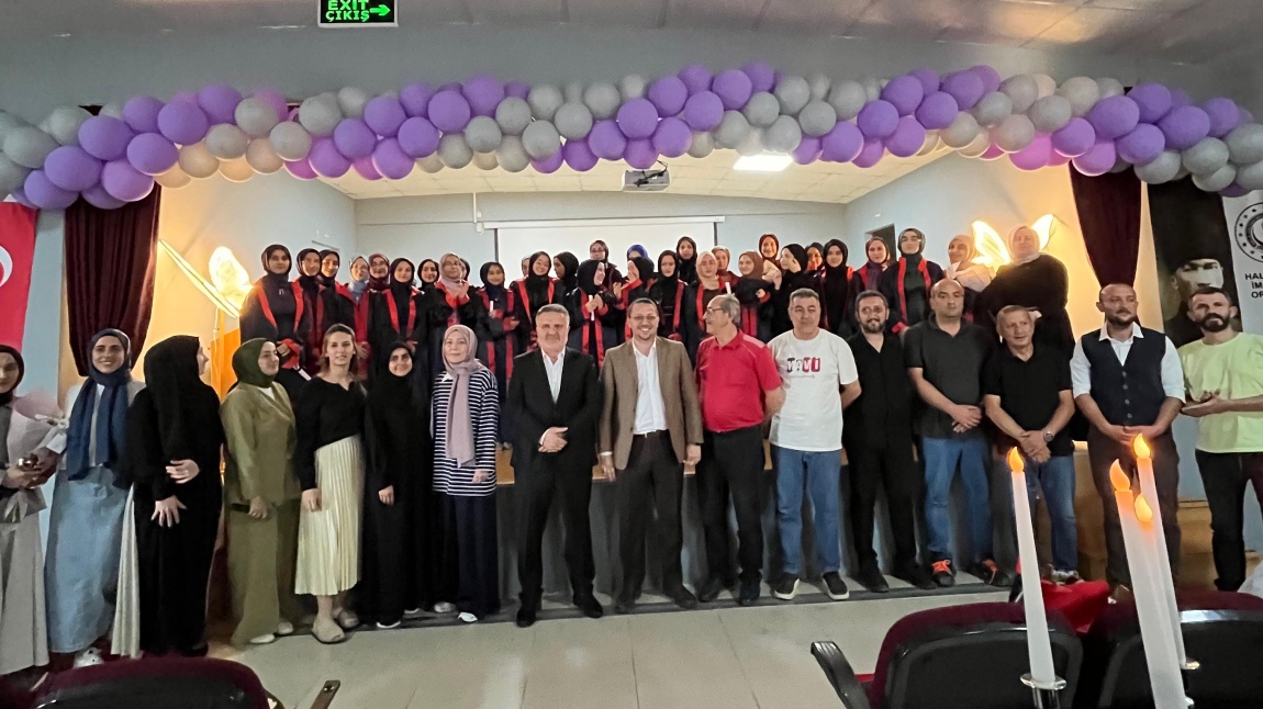 OKULUMUZ 2024- 2025 EĞİTİM ÖĞRETİM YILI MEZUNİYET TÖRENİ